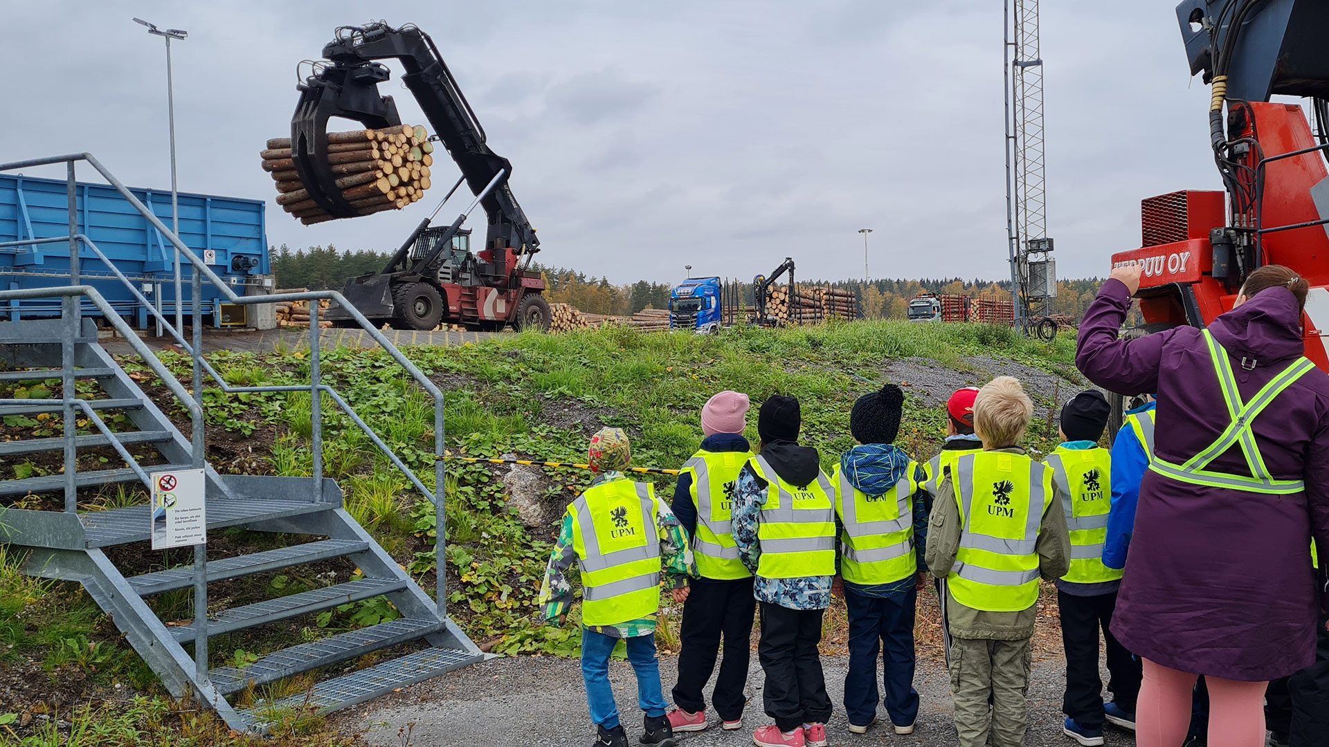 Local first-graders visiting Pellos mills.