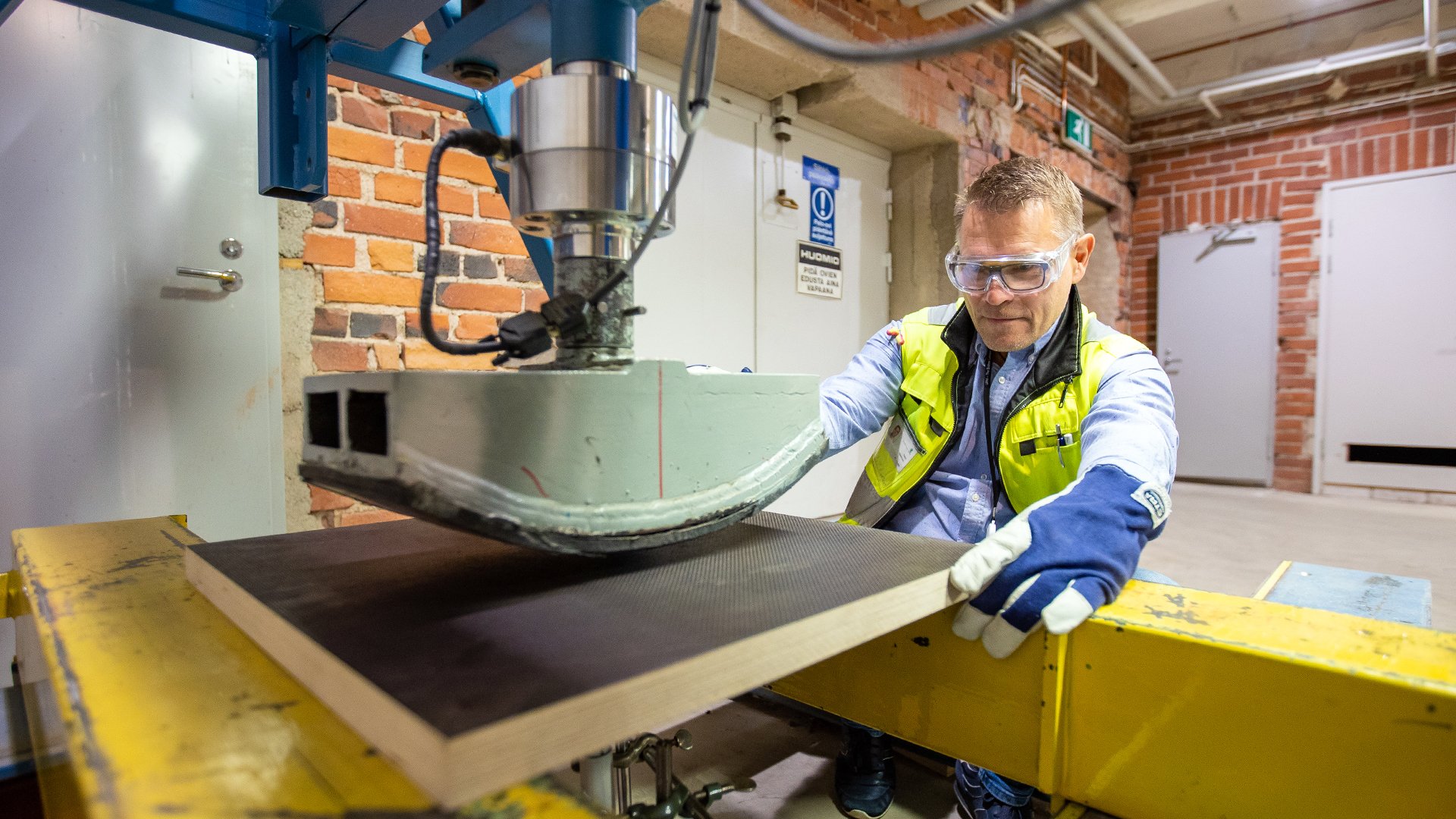 8D used in quality control in WISA plywood production WISA PLYWOOD