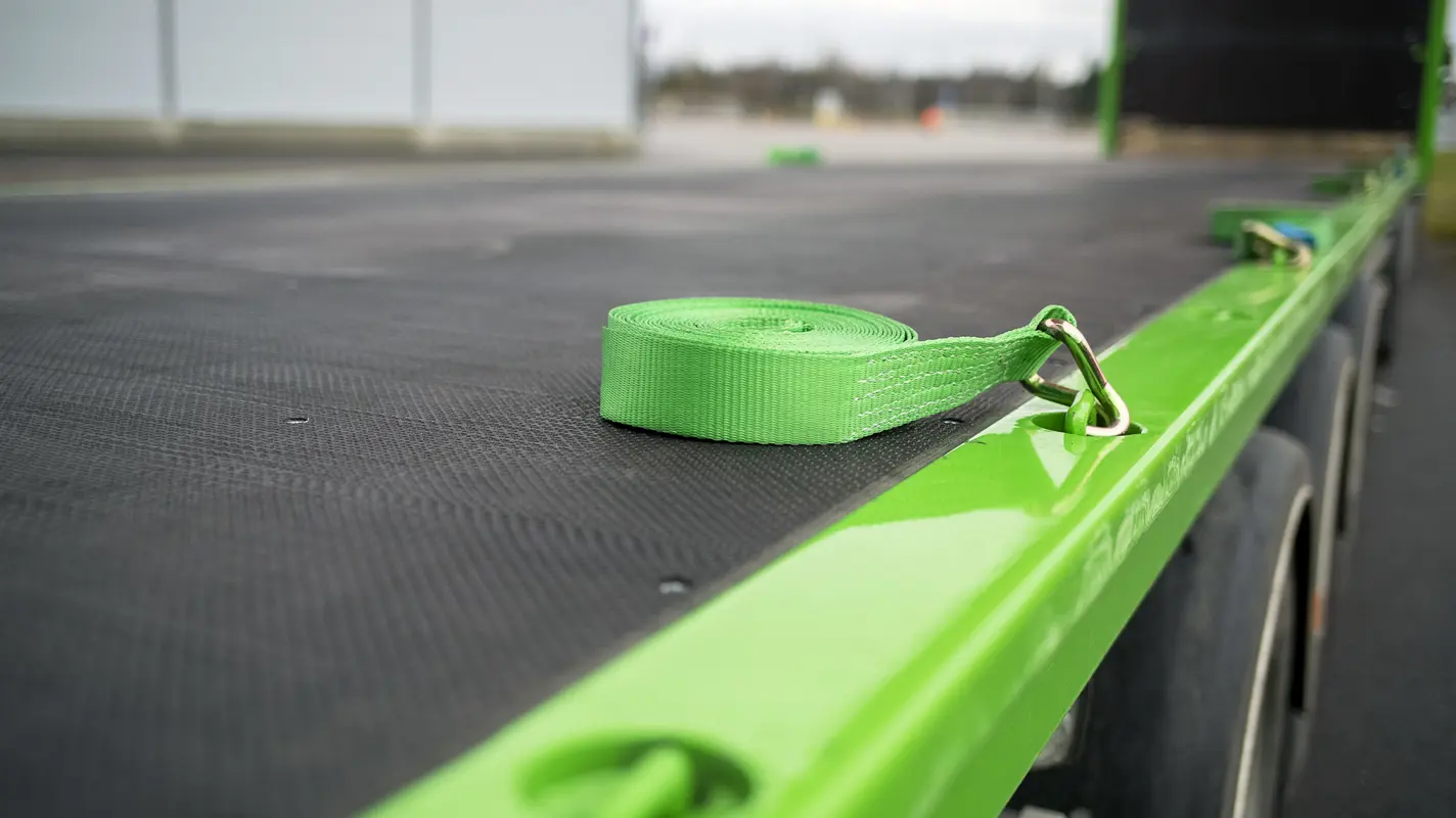 Plywood flooring supports cleaner transport WISA PLYWOOD